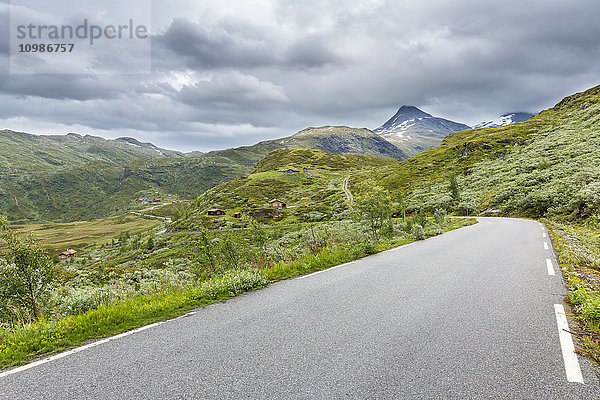 Südnorwegen  Jotunheimen Nationalpark  leere Straße  Sognefjell