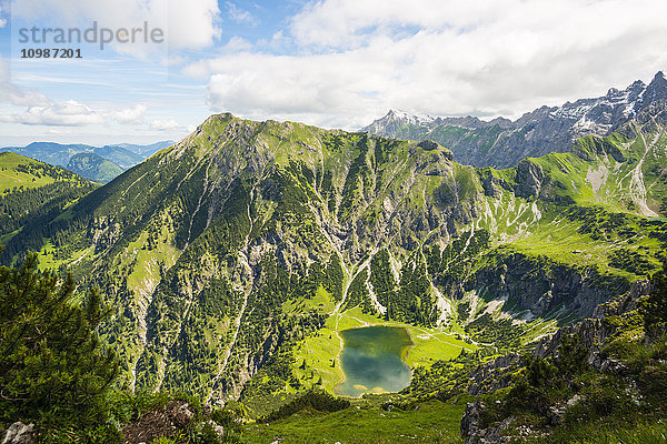 Deutschland  Bayern  Allgäu  Allgäuer Alpen  Unterer Gaisalpsee  Oberer Gaisalpsee  Entschenkopf im Hintergrund