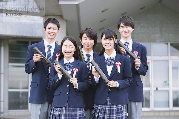 Japanische Abschlussfeier der High School
