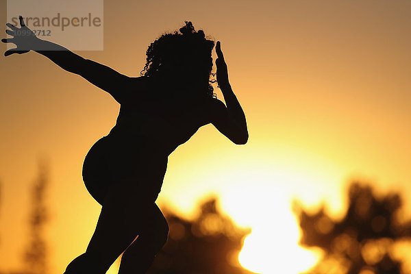 Laufende weibliche Athleten-Silhouette