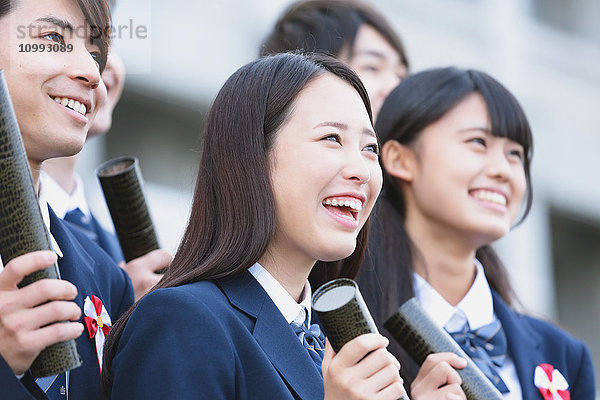 Japanische Abschlussfeier der High School