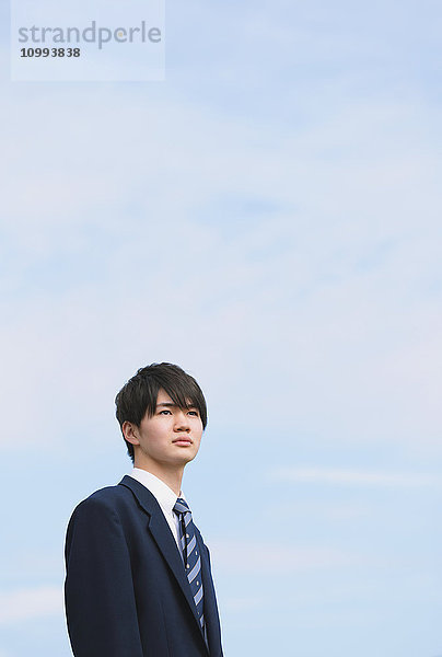 Porträt eines japanischen Gymnasiasten
