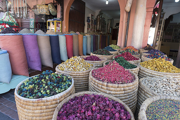 Geschäft auf dem Markt  Marrakesch  Marokko