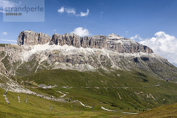 Blick auf die Sellagruppe vom berühmten Weg  Viel dal Pan  Dolomiten  Trentino Südtirol  Italien