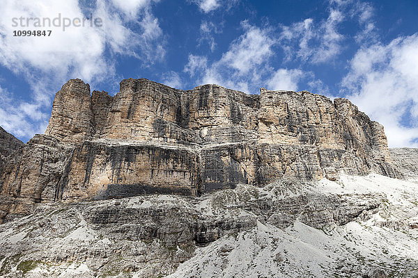 Typische Dolomitfelsen  Lastes-Tal  im Sellamassiv  Dolomiten  Trentino Südtirol  Italien