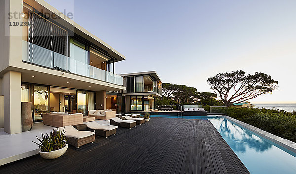 Modernes Luxushaus mit Terrasse und Schwimmbad