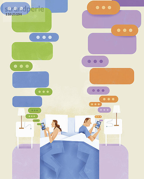Paar liegt im Bett  benutzt Smartphones und ignoriert sich gegenseitig