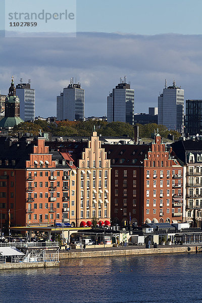 Gebäude an der Küste in Stockholm