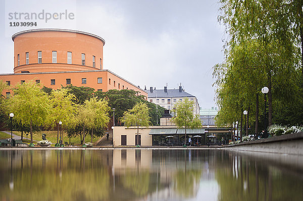 Bibliotheksgebäude am Wasser  Stockholm  Schweden