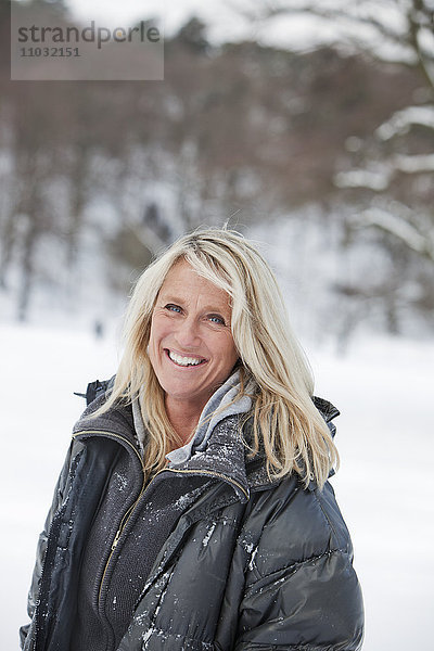 Reife Frau lächelnd  Göteborg  Schweden