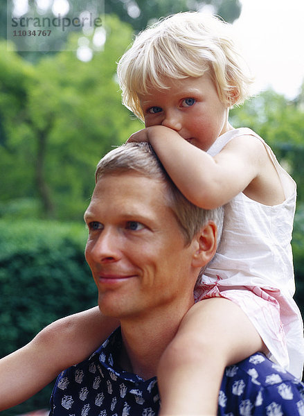 Porträt eines Vaters mit seiner Tochter.