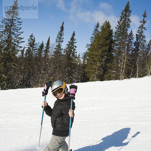 Mädchen auf der Slalompiste  Schweden.