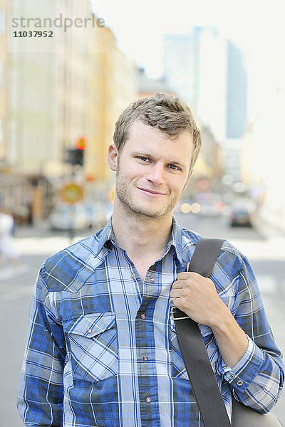 Porträt eines blonden jungen Mannes  Schweden.
