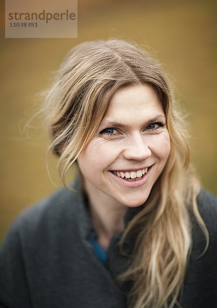 Porträt einer jungen blonden Frau  Schweden.