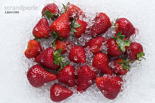 Erdbeeren auf Eis