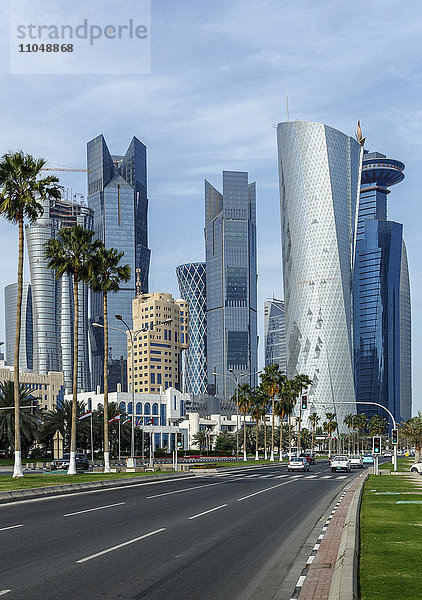 Hochhäuser im Stadtbild von Doha  Doha  Katar