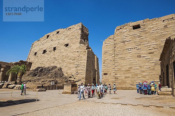 Tor  auch Pylon  Karnak Tempel  Karnak  Luxor  Ägypten  Afrika