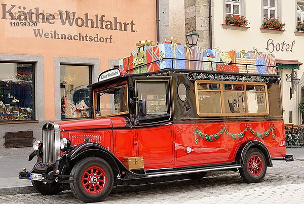 Fachgeschäft für Weihnachtsartikel  Käthe Wohlfahrt Weihnachtsdorf  Rothenburg ob der Tauber  Romantische Straße  Mittelfranken  Franken  Bayern  Deutschland  Europa