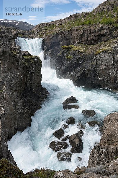Wasserfall  Fluss Fossá í Þjórsárdal  Sudurland  Island  Europa
