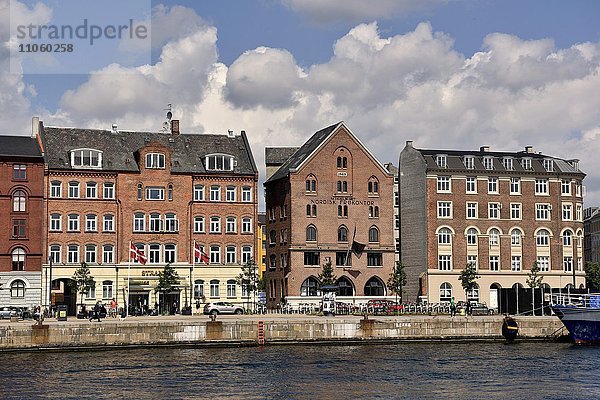 Backsteinhäuser am Hafen  Kopenhagen  Dänemark  Europa