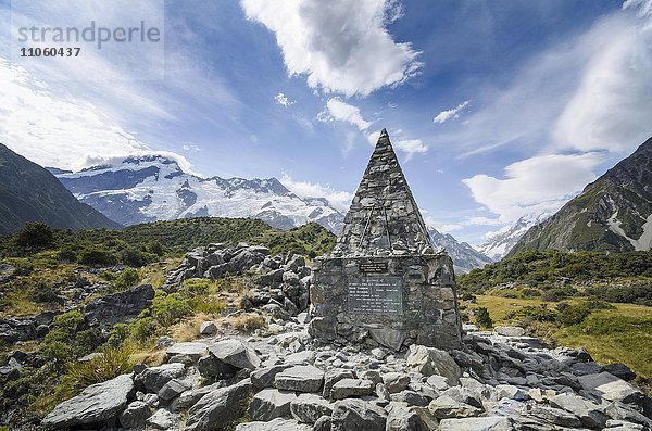 Gedenkschrein Alpine Memorial zum Gedenken an verunglückte Bergsteiger am Mt Cook  Mount Cook Nationalpark  Südinsel  Neuseeland  Ozeanien