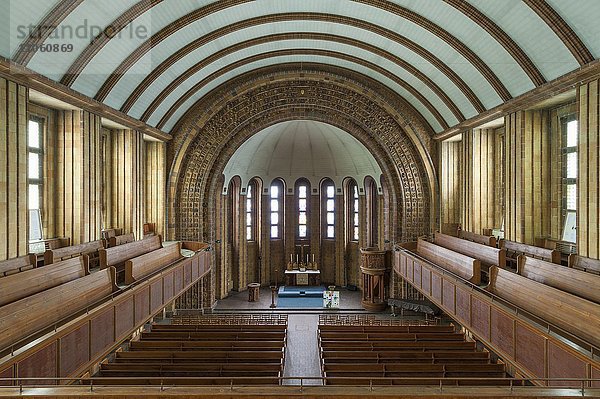 Martin-Luther-Gedächtniskirche  1933 bis 1935  Innenaufnahme  mit NS-Symbolik ausgestaltet  Berlin