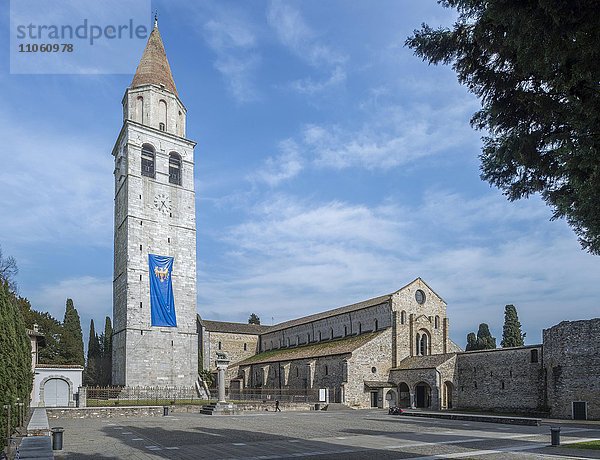 Romanische Basilika mit Glockenturm  11.Jh.  Aquileia  Provinz Udine  Region Friaul-Julisch Venetien  Italien  Europa