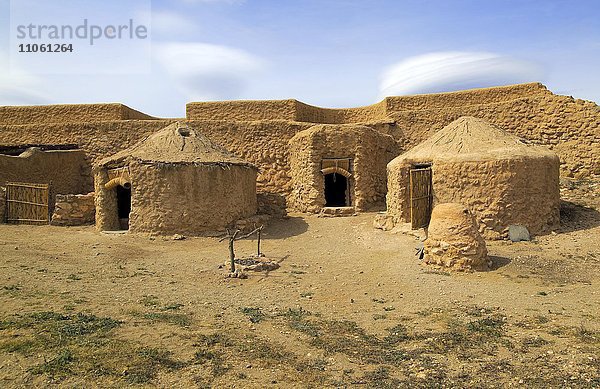 Rekonstruktion der Gebäude  Los Millares prähistorische kupferzeitliche Siedlung  archäologische Stätte  Provinz Almería  Spanien  Europa