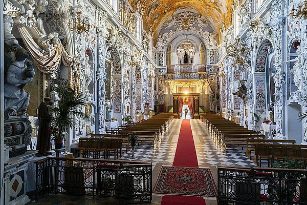 Barocker Innenraum  Chiesa di San Francesco  Franziskuskirche  Mazara del Vallo  Provinz Trapani  Sizilien  Italien  Europa