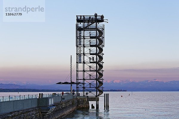 Aussichtsturm  Moleturm an Hafen-Mole  Friedrichshafen am Bodensee  Bodenseekreis  Schwaben  Baden-Württemberg  Deutschland  Europa
