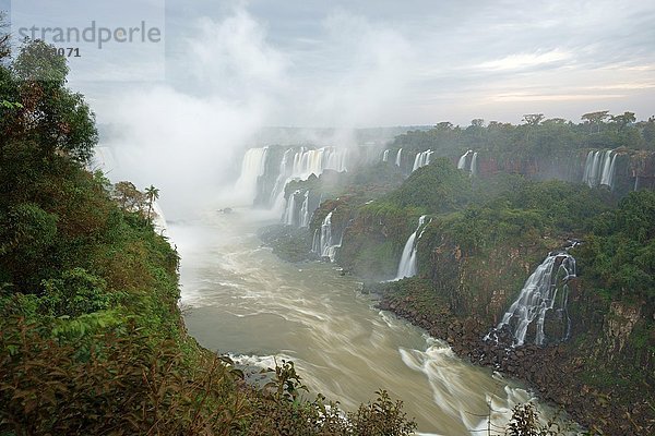 Iguazú-Wasserfälle  Paraná  Brasilien  Südamerika