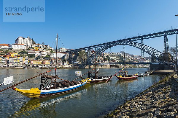 Rabelo Boote  Portweinboote auf dem Rio Douro  Fluss Douro  Porto  Portugal  Europa