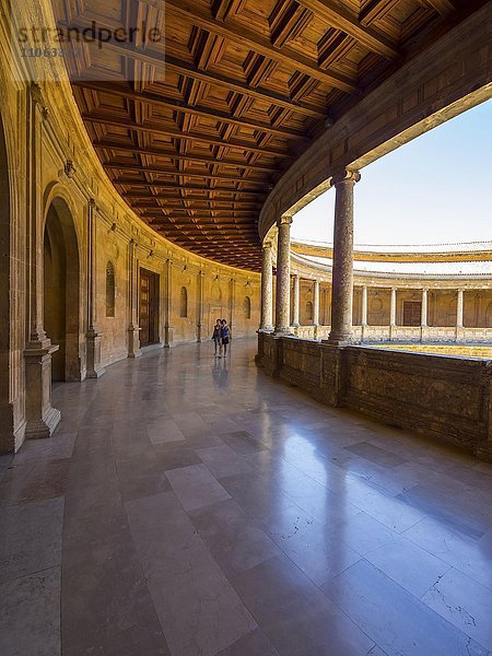 Innenhof Palast Karls V.  Palacio de Carlos  Granada  Alhambra  Andalusien  Spanien  Europa