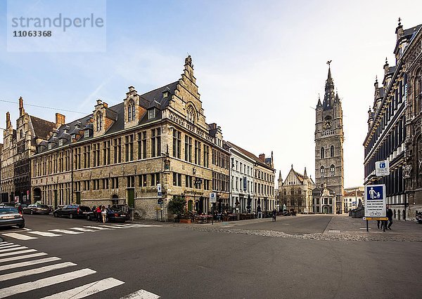 Rathaus Hoogport  hinten der Belfried  Gent  Flandern  Belgien  Europa