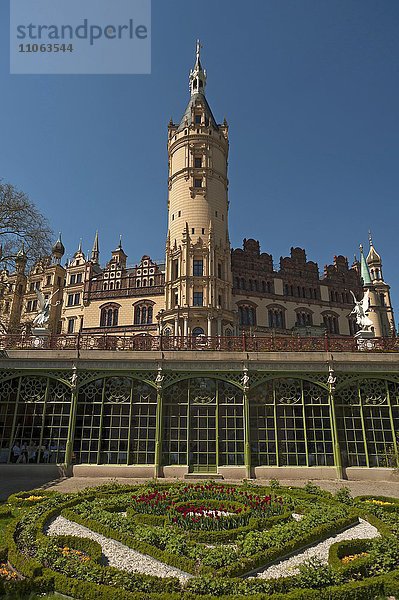 Schweriner Schloss mit Orangerie  Schwerin  Mecklenburg-Vorpommern  Deutschland  Europa