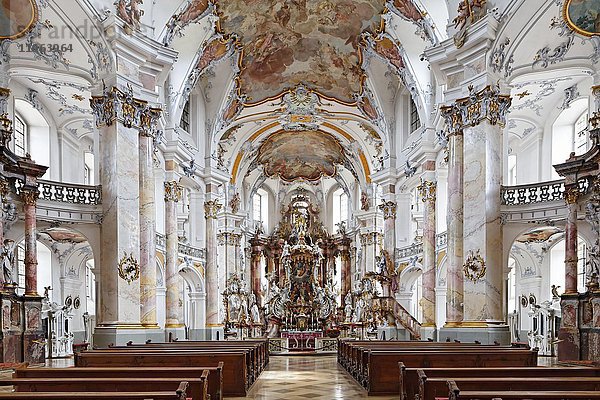 Kirchenschiff mit Altarraum  Barocke Wallfahrtskirche  Basilika Vierzehnheiligen  Bad Staffelstein  Oberfranken  Franken  Bayern  Deutschland  Europa