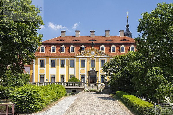 Schloss Seußlitz in Diesbar-Seußlitz  Haupteingang  Landkreis Meißen  Sachsen  Deutschland  Europa