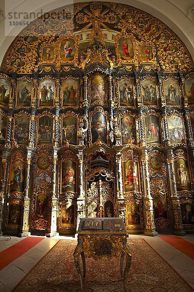 Innenansicht  Ikonen in der serbisch-orthodoxen Kirche des Hl. Nikolaus  Eger  Ungarn  Europa
