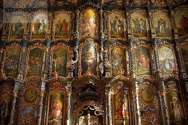 Innenansicht  Ikonen in der serbisch-orthodoxen Kirche des Hl. Nikolaus  Eger  Ungarn  Europa