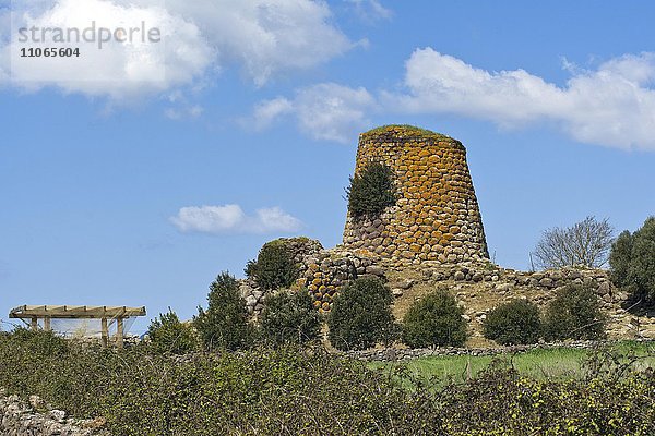 Nuraghe Nuradeo  Turm aus der Bonnara-Kultur  Suni  Sardinien  Italien  Europa