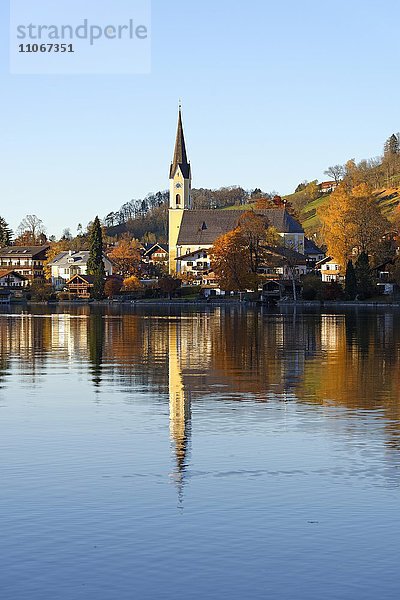 Pfarrkirche St. Sixtus am Schliersee  Oberbayern  Bayern  Deutschland  Europa