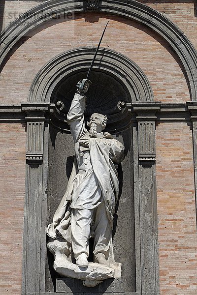 Vittorio Emanuele II.  König von Sardinien-Piemont  Statue in der Fassade des Palazzo Reale  Piazza del Plebiscito  Neapel  Kampanien  Italien  Europa