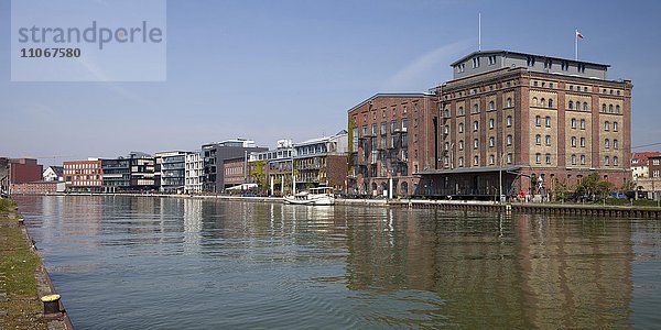 Speichergebäude und Bürogebäude am Kreativkai  Stadthafen  Münster  Münsterland  Nordrhein-Westfalen  Deutschland  Europa