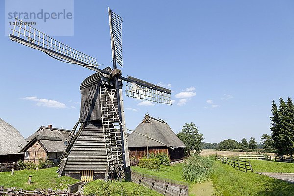 Windmühle im Freilichtmuseum Rieck-Haus oder Rieckhaus  Curslack  Vierlande  Hamburg  Deutschland  Europa
