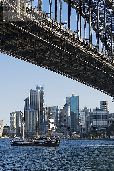 Sydney Harbor Bridge und Financial Discrict  Bankenviertel  Sydney  New South Wales  Australien  Ozeanien
