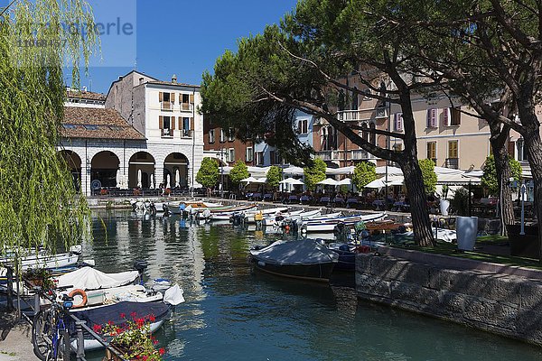 Alter Hafen (Porto Vecchio) in Desenzano del Garda  Lombardia  Italien  Europa