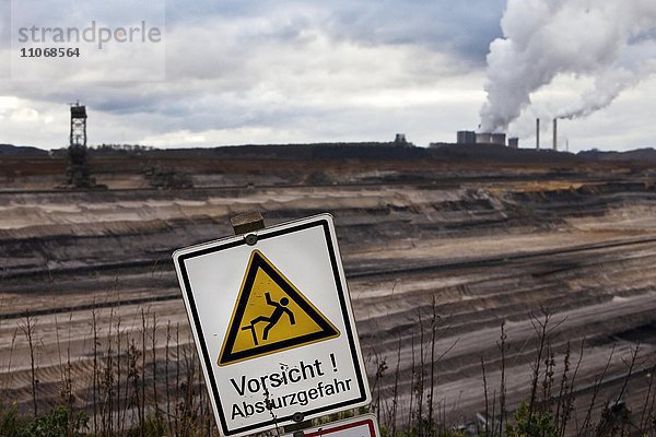 Warnschild Tagebau Inden  Braunkohletagebau  Inden  Rheinisches Braunkohlerevier  Nordrhein-Westfalen  Deutschland  Europa
