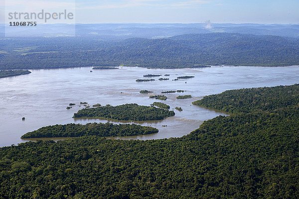 Luftbild  Fluss Rio Tapajos und Amazonas-Regenwald  Distrikt Itaituba  Bundesstaat Pará  Brasilien  Südamerika
