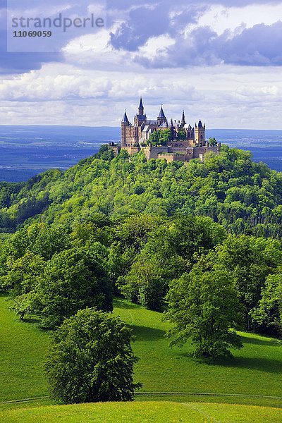 Burg Hohenzollern  Hechingen  Zollernalbkreis  Schwäbische Alb  Baden-Württemberg  Deutschland  Europa