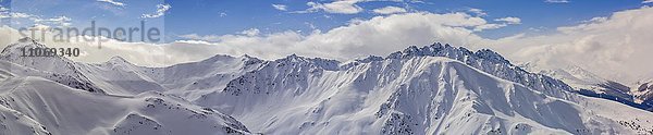 Piengkopf  hinten Großer Schafskopf  Plamorter Spitze und Bergkastelspitze  Nauders am Reschenpass  Tirol  Österreich  Europa